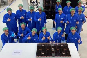 Airbus-sparkwing_team_at_airbus_nl_with_sparkwing_panel_for_aerospacelab-300x200.jpg