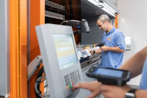 Vanilla-20-08-Driving-efficiencies-with-HSBC-UK-funded-lean-lift-machines-300x200.jpg